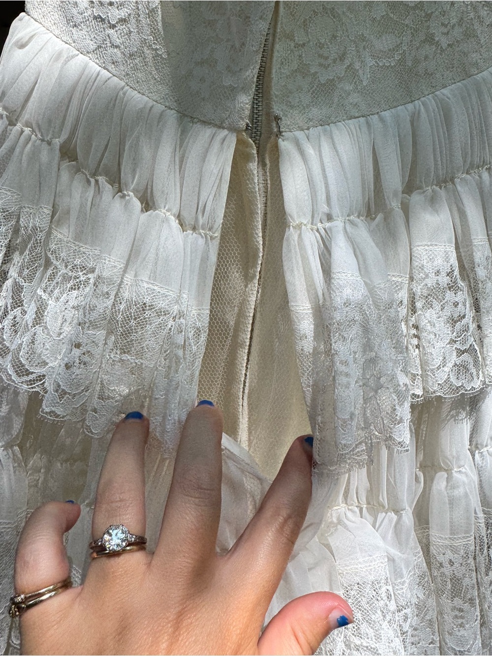Vintage one of a kind lace wedding dress - Picture 15 of 16